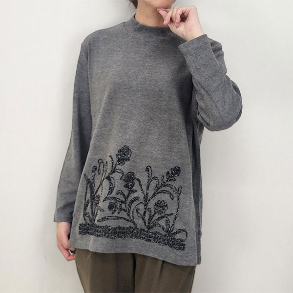 吸湿発熱コード刺しゅうチュニック